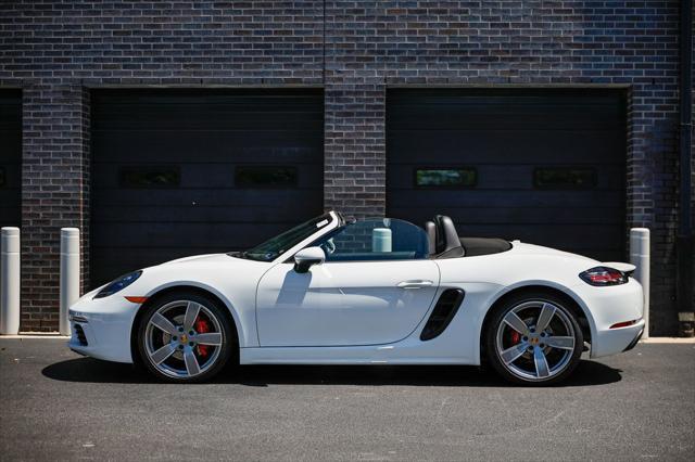 2025 Porsche 718 Boxster S
