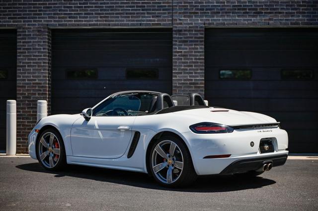 2025 Porsche 718 Boxster S