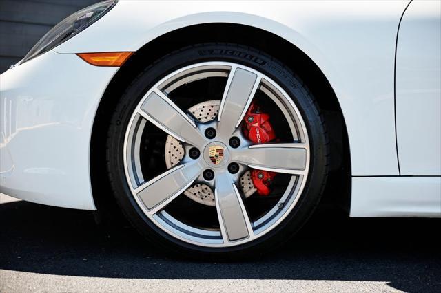 2025 Porsche 718 Boxster S