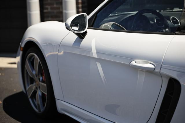 2025 Porsche 718 Boxster S