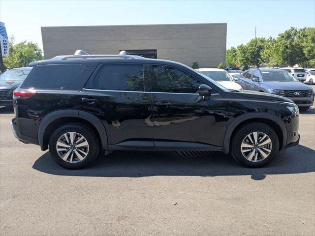 2023 Nissan Pathfinder SL 4WD