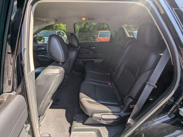 2023 Nissan Pathfinder SL 4WD
