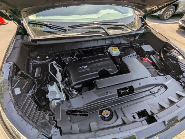 2023 Nissan Pathfinder SL 4WD