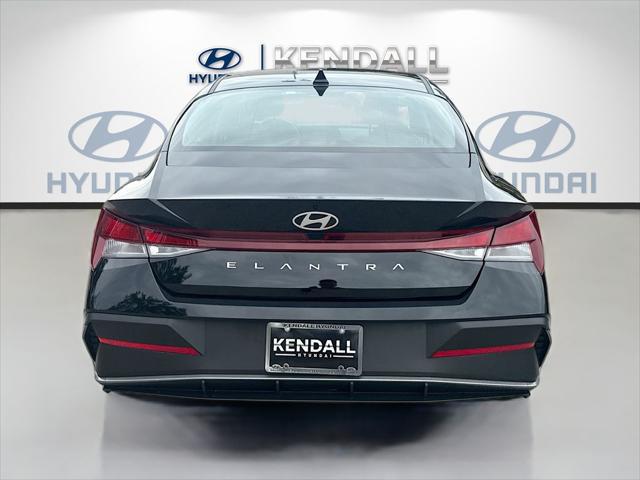 2025 Hyundai Elantra SE