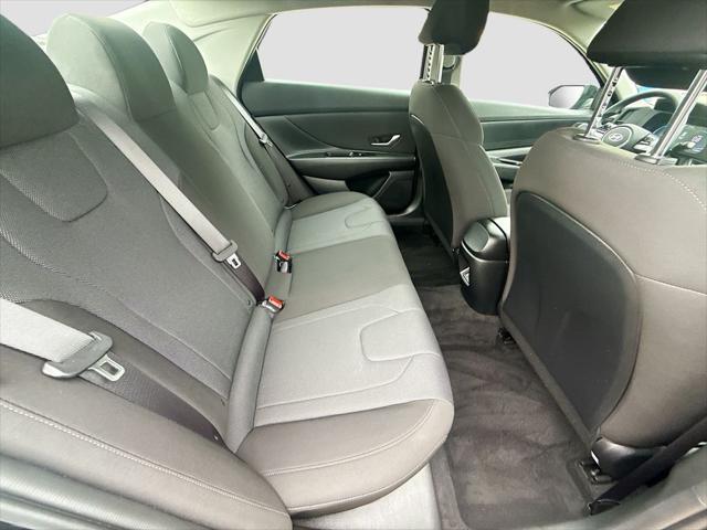 2025 Hyundai Elantra SE