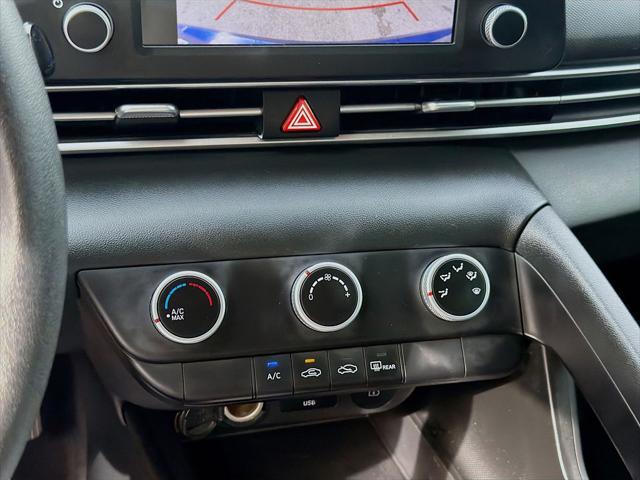 2024 Hyundai Elantra SE
