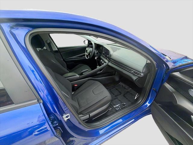 2024 Hyundai Elantra SE
