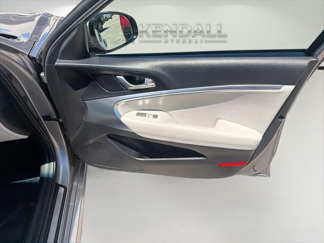 2025 Genesis G70 2.5T RWD