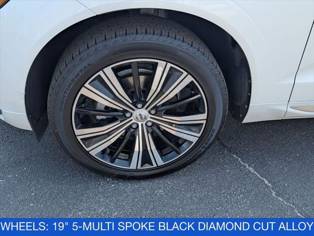 2022 Volvo XC60 B5 Inscription