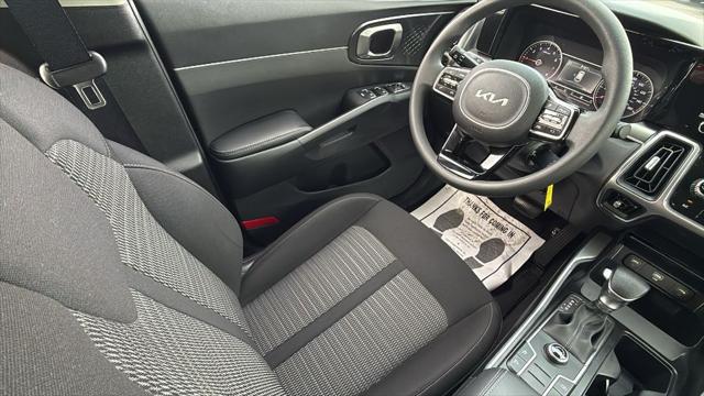 2023 Kia Sorento LX