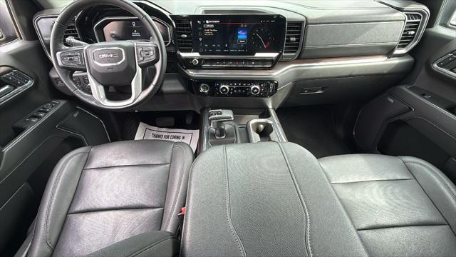 2023 GMC Sierra 1500 4WD Crew Cab Short Box SLT