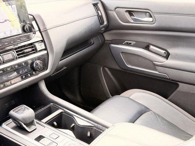 2022 Nissan Pathfinder SL 4WD