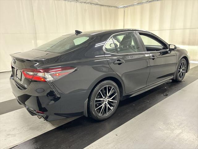 2022 Toyota Camry SE AWD