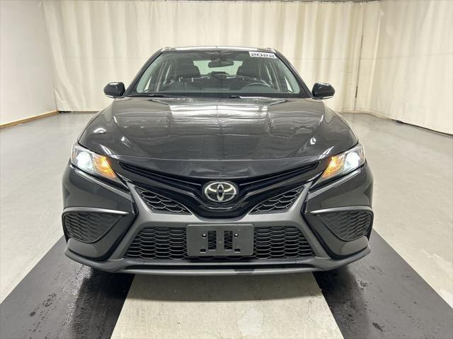 2022 Toyota Camry SE AWD