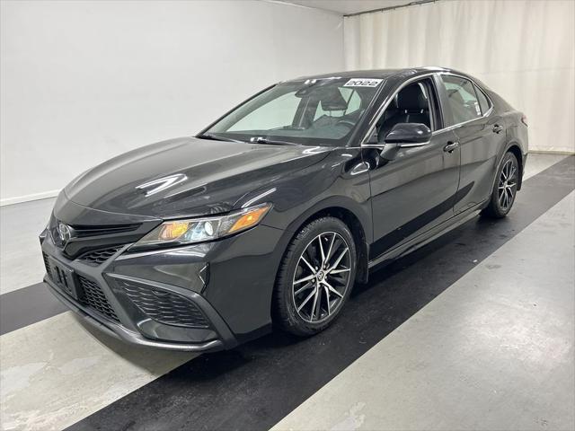 2022 Toyota Camry SE AWD