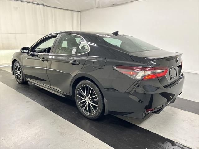 2022 Toyota Camry SE AWD