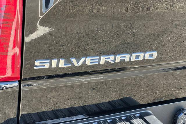 2022 Chevrolet Silverado 1500 2WD Crew Cab Short Bed Custom