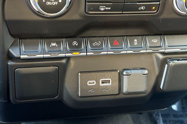 2022 Chevrolet Silverado 1500 2WD Crew Cab Short Bed Custom