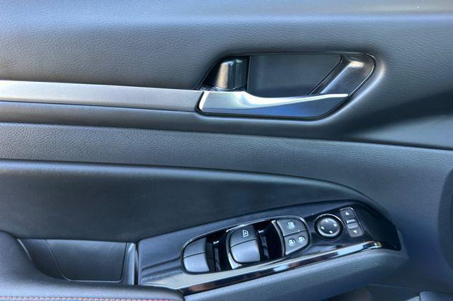 2025 Nissan Altima SR FWD