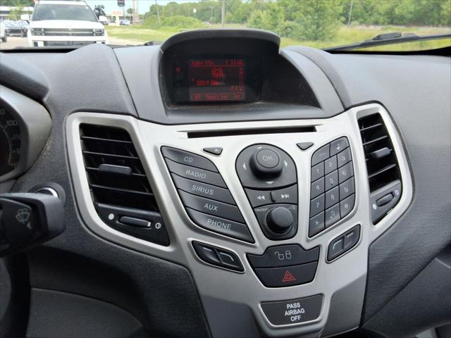 2011 Ford Fiesta SES
