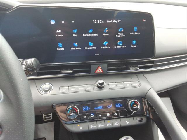 2025 Hyundai Elantra Base