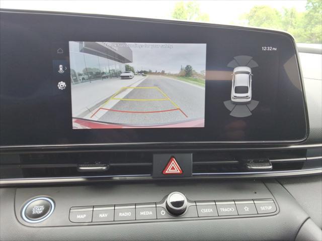 2025 Hyundai Elantra Base