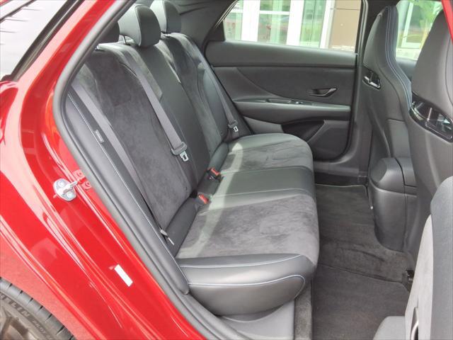 2025 Hyundai Elantra Base
