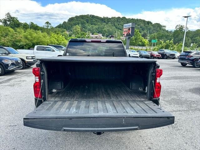 2022 Chevrolet Silverado 1500 4WD Crew Cab Short Bed LT with 2FL