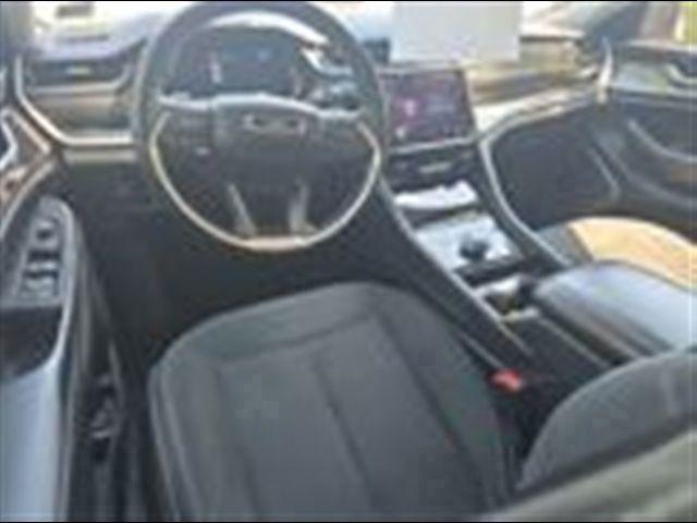 2022 Jeep Grand Cherokee L Laredo 4x4