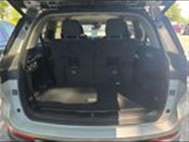 2022 Jeep Grand Cherokee L Laredo 4x4