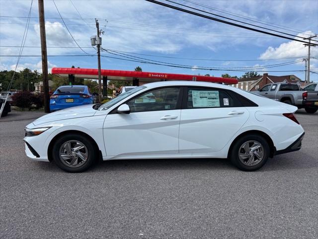 2025 Hyundai Elantra SE