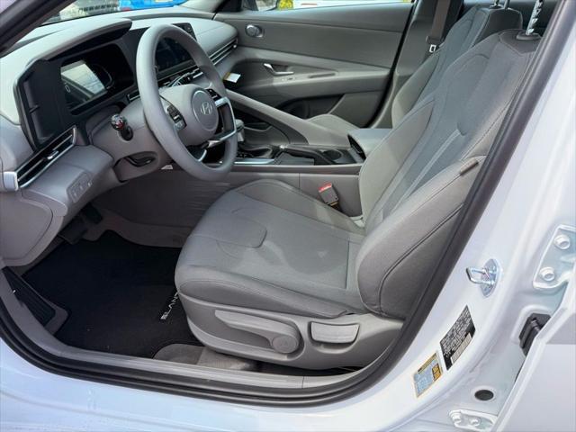 2025 Hyundai Elantra SE
