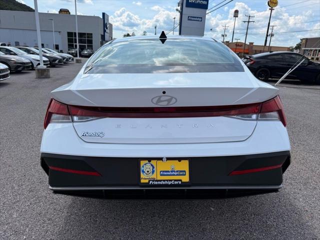 2025 Hyundai Elantra SE