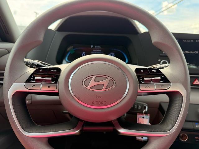 2025 Hyundai Elantra SE