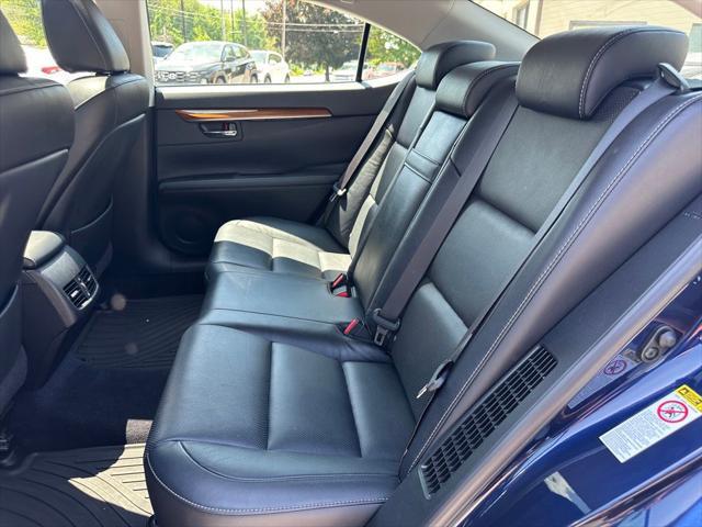 2014 Lexus ES 300h 300h