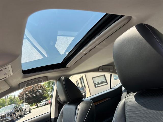 2014 Lexus ES 300h 300h