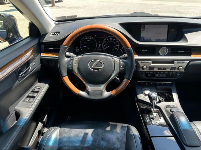 2014 Lexus ES 300h 300h