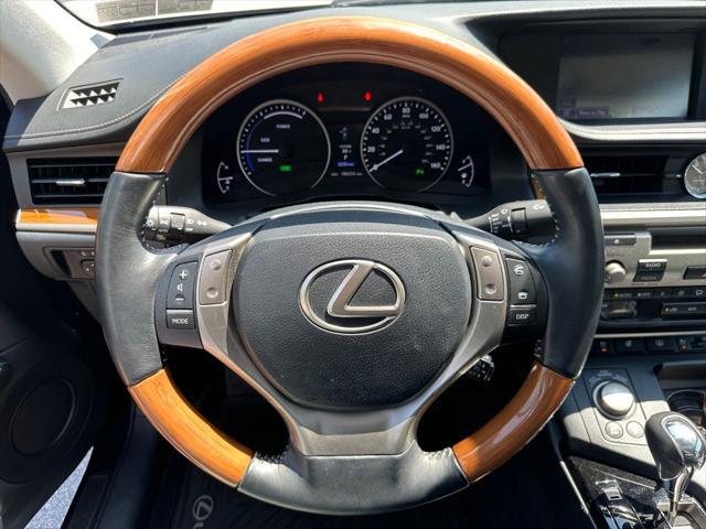 2014 Lexus ES 300h 300h
