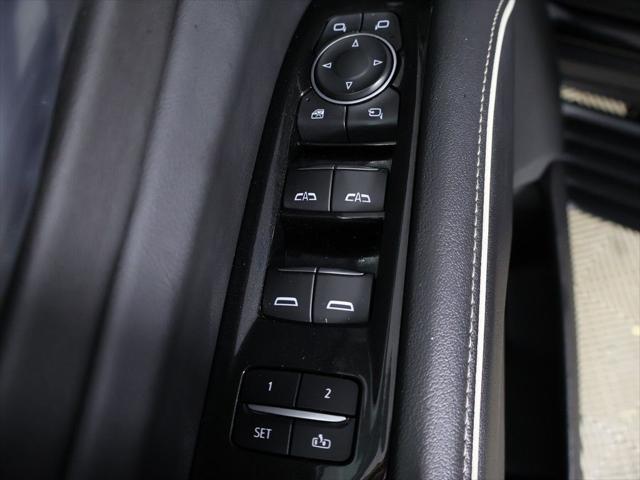 2023 Cadillac Escalade ESV 4WD Premium Luxury