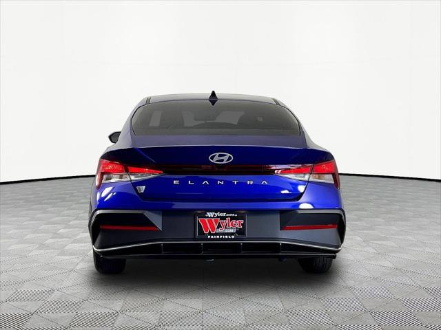 2025 Hyundai Elantra SE