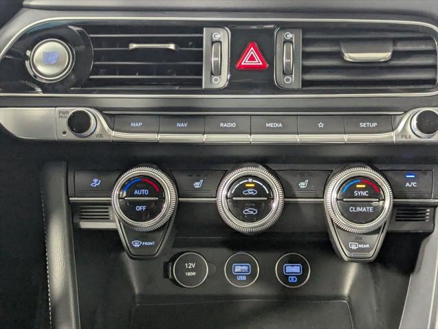 2022 Genesis G70 2.0T RWD