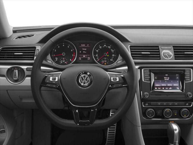 2017 Volkswagen Passat 1.8T R-Line