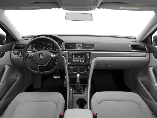 2017 Volkswagen Passat 1.8T R-Line