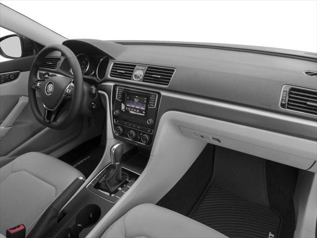 2017 Volkswagen Passat 1.8T R-Line