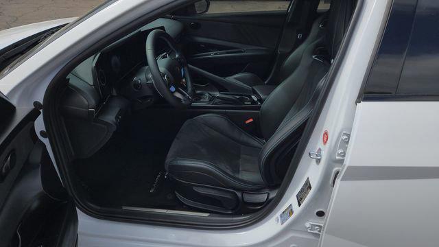 2025 Hyundai Elantra Base