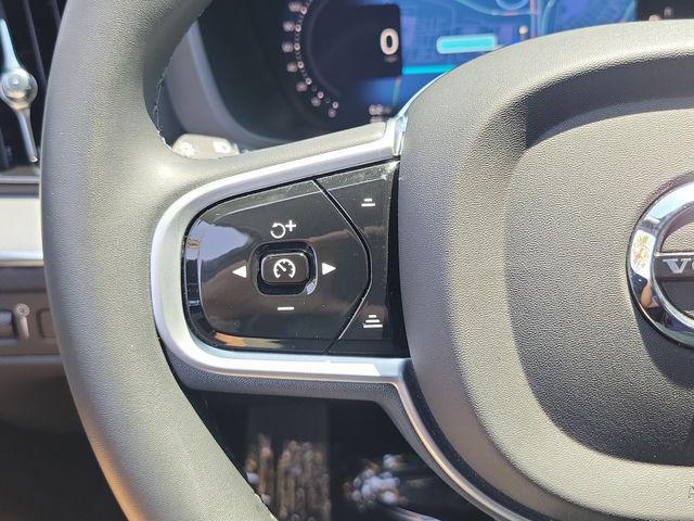 2022 Volvo XC60 Recharge T8 R-Design
