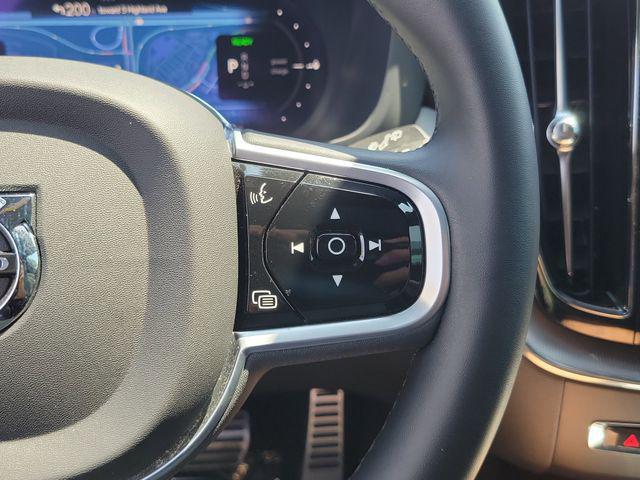 2022 Volvo XC60 Recharge T8 R-Design