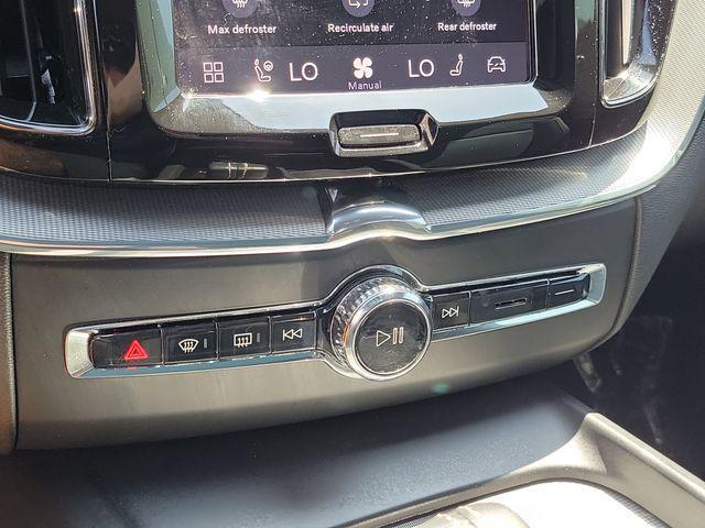2022 Volvo XC60 Recharge T8 R-Design
