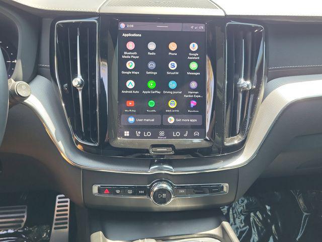 2022 Volvo XC60 Recharge T8 R-Design