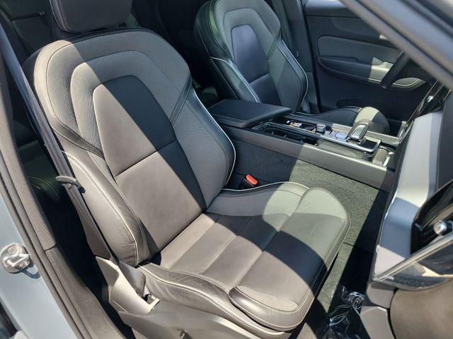 2022 Volvo XC60 Recharge T8 R-Design